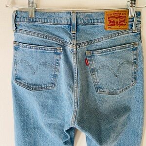 Levi's 501 Classic Blue Jeans Button Fly Straight Light Wash Size W 28 L 32